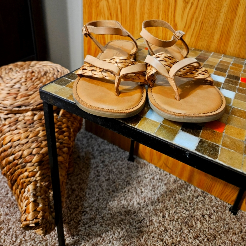 TOMS Light Camel Sandals - S7